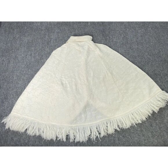 60s 70s Penrose Knitwear Wintuk Orlon Fringe Cape Poncho White Boho Festival VTG - Picture 3 of 12